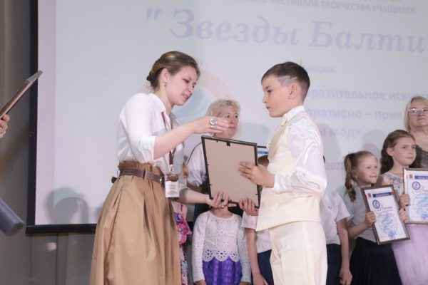 Звезды Балтики Награждение Манюк Трусенева министр фото Елены Чепиногa (98) Звезды Балтики Награждение Манюк Трусенева министр фото Елены Чепиногa (98)