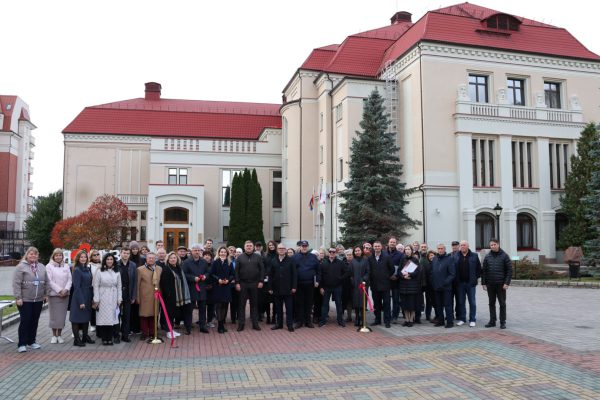 Отккрытие фасада КОИХМ 1 (3) Отккрытие фасада КОИХМ 1 (3)